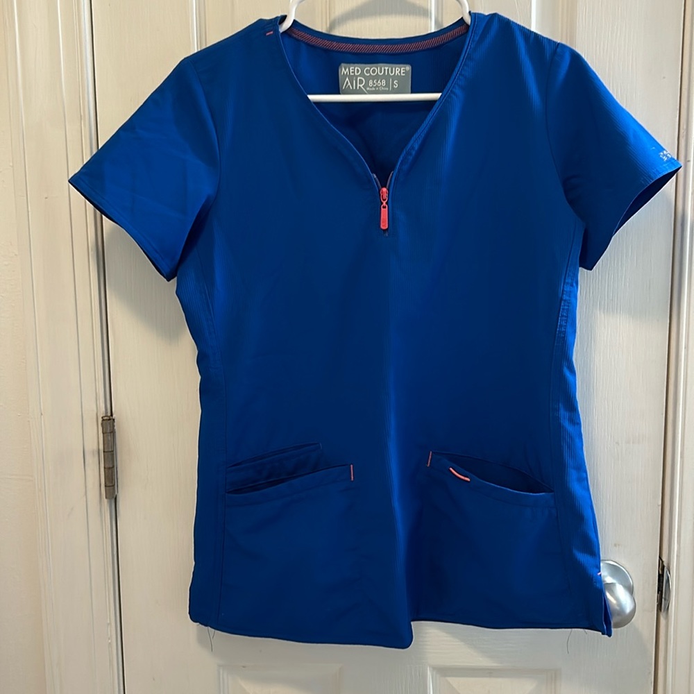 Med Couture scrub set size small